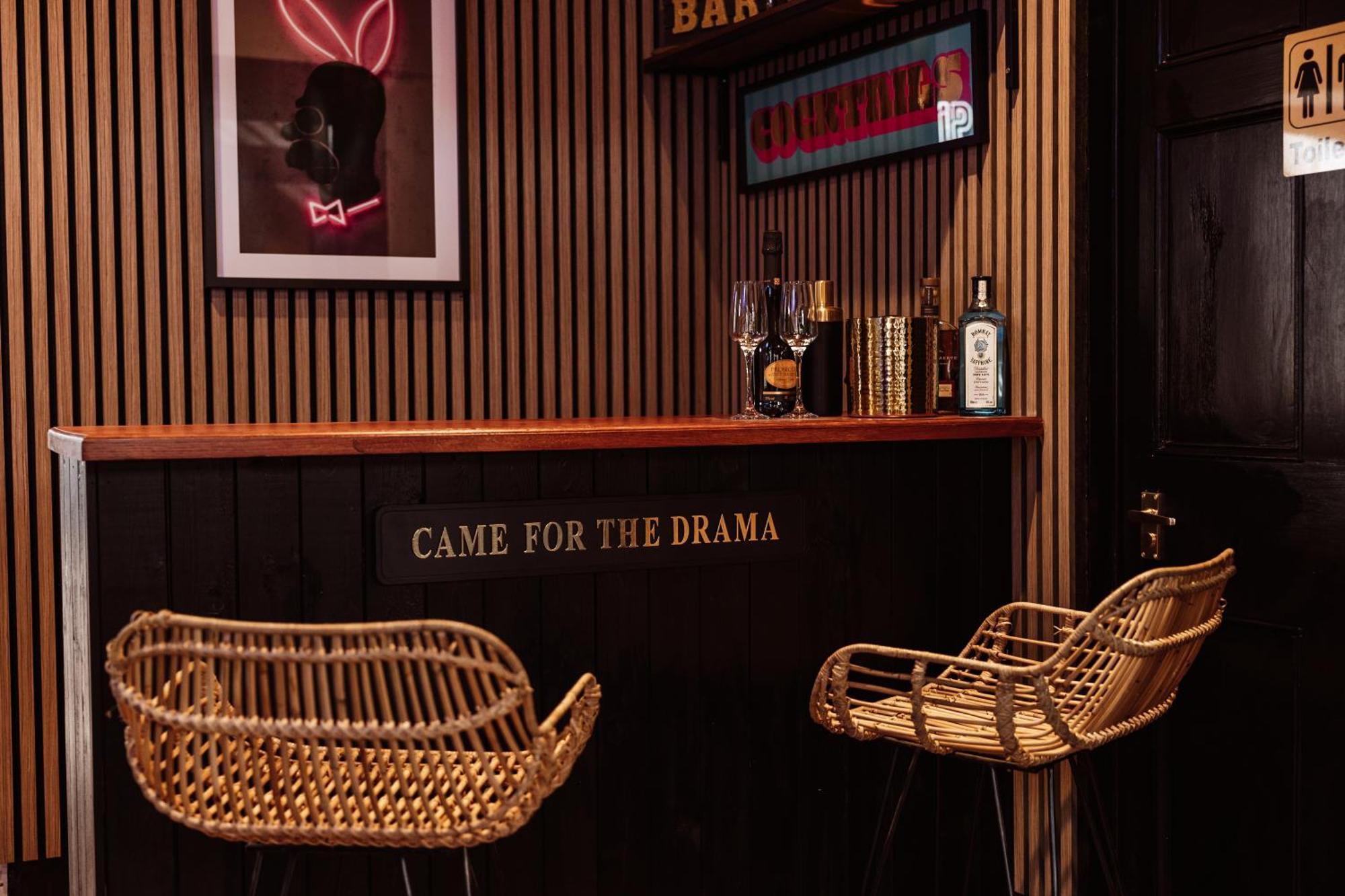 House With A Cinema And Games Room, Sleeps 17 Shrewsbury Ngoại thất bức ảnh