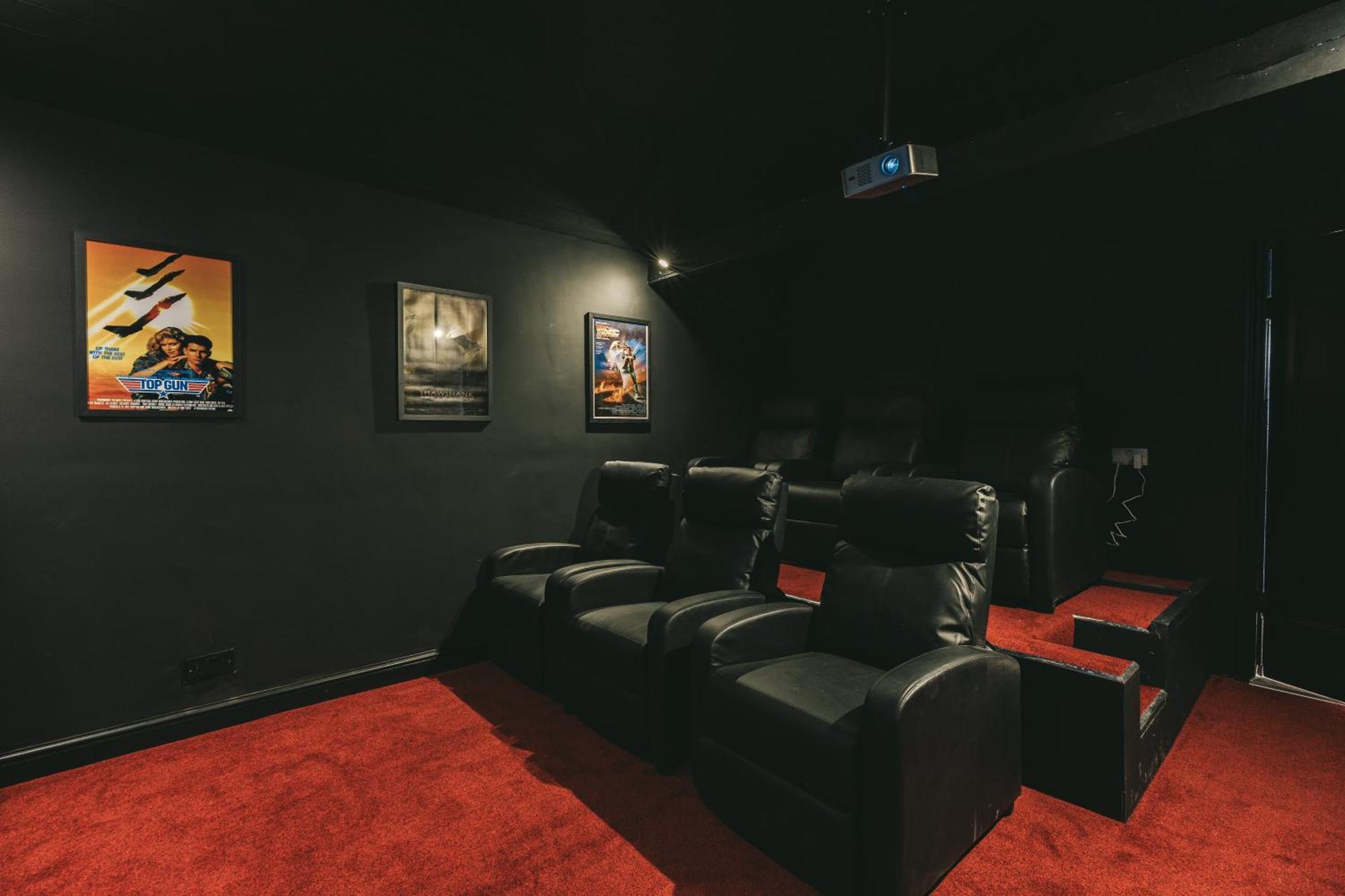 House With A Cinema And Games Room, Sleeps 17 Shrewsbury Ngoại thất bức ảnh